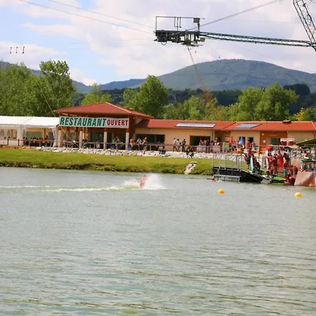 A Avec Piscine Partagee Conviviale Vakantiehuis Condrieu