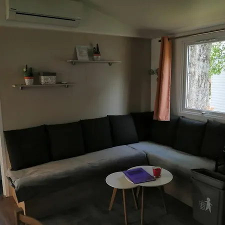 Vakantiehuis A Avec Piscine Partagee Conviviale *